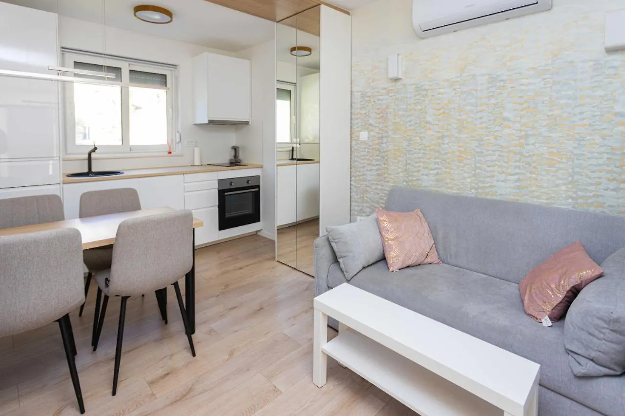 Nada Apartment Split