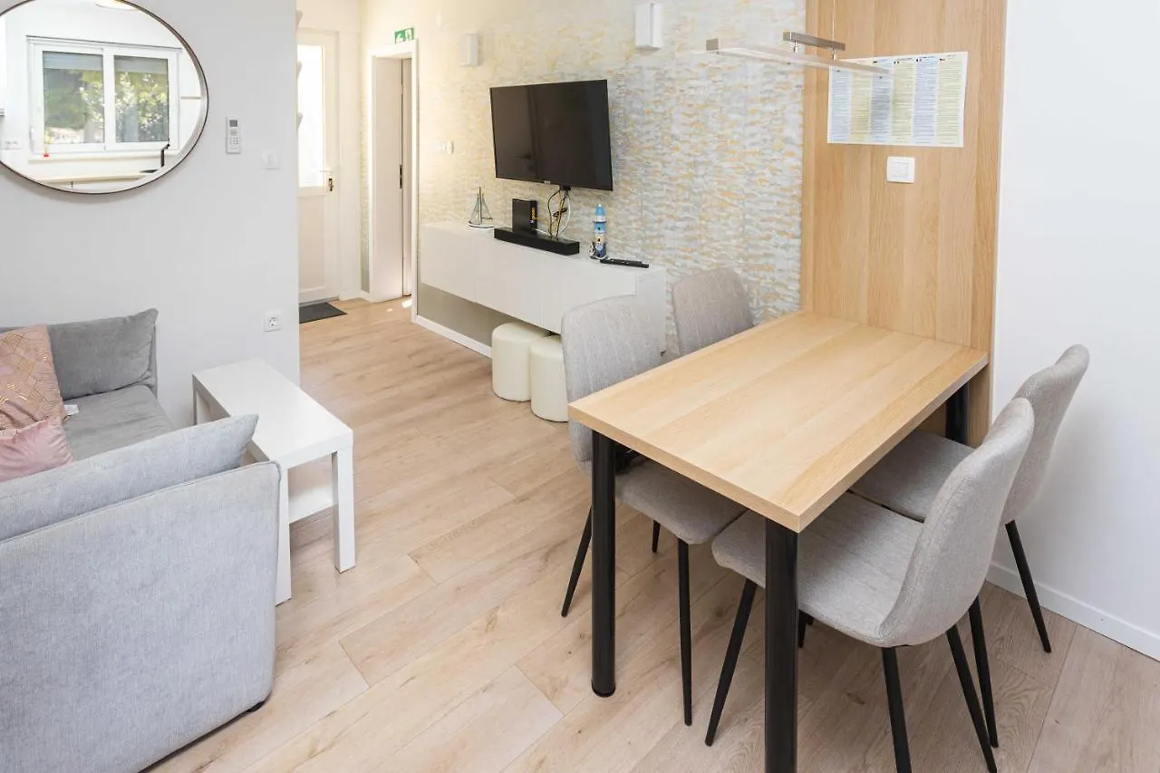 Nada Apartment Split