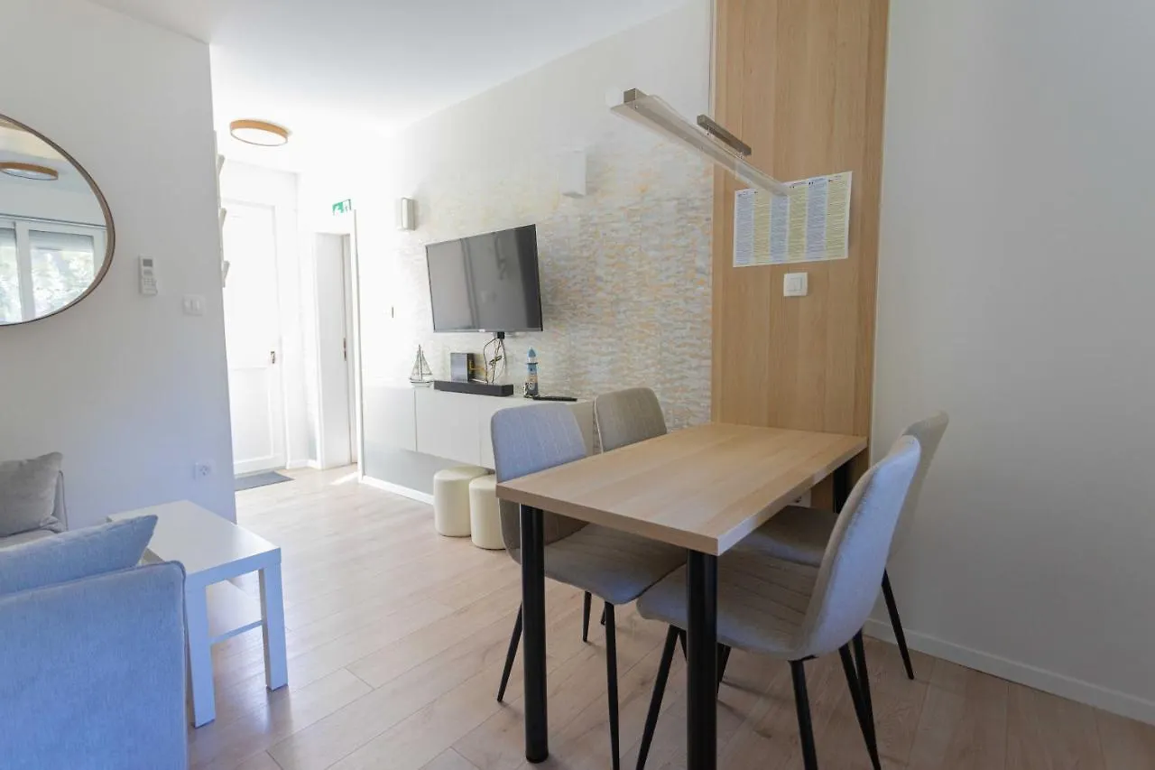 Nada Apartment Split 0*,