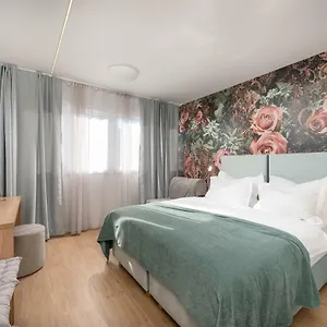 Skaline Luxury Split